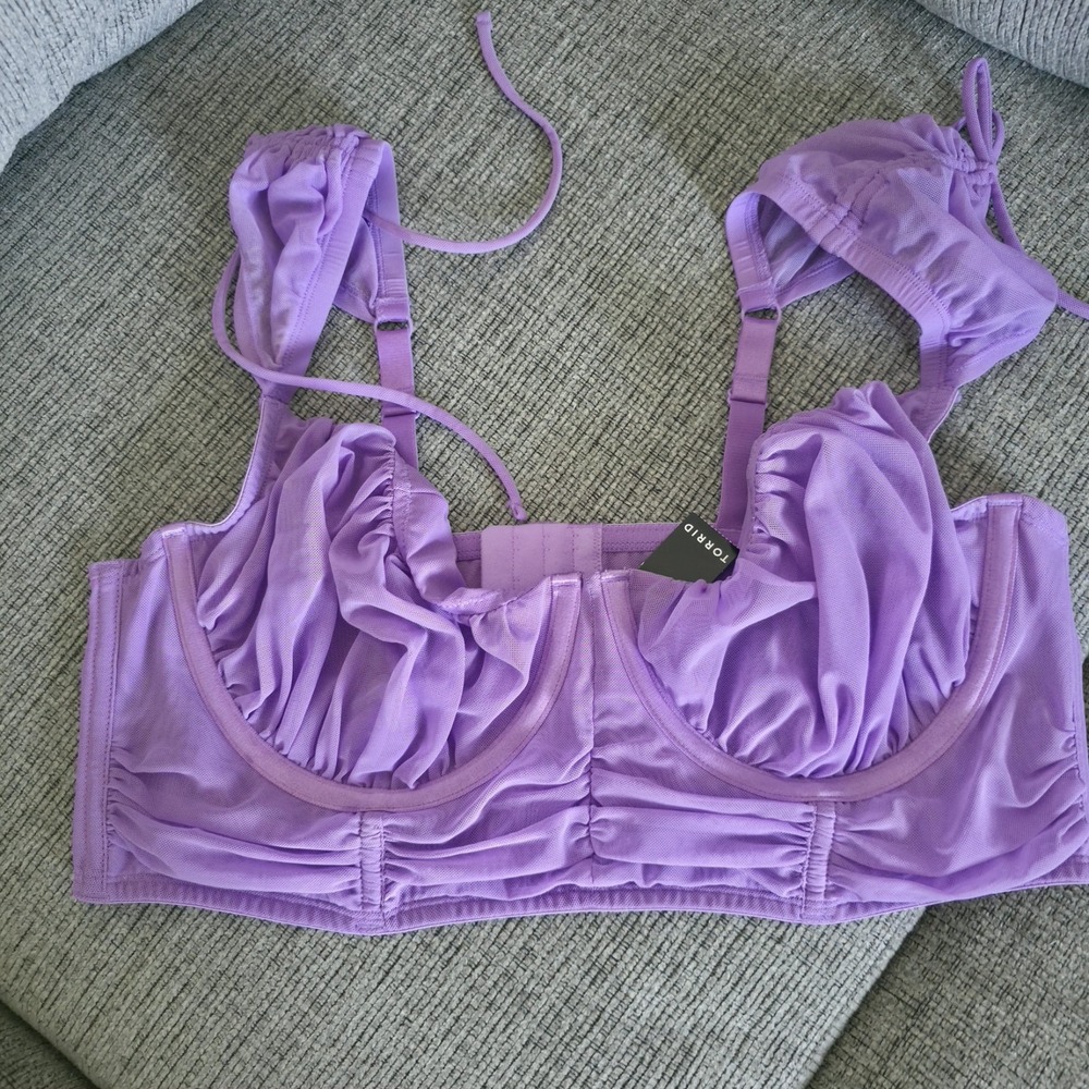 Torrid Ruched Mesh Cap Sleeve Underwire Bra Lavender Sky Sz 2 New with Tags.D173